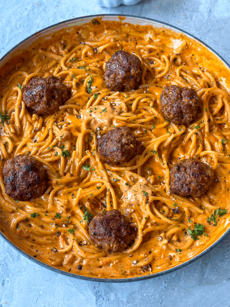 Creamy Spaghetti and Meatballs Recipe (Quick & Easy)