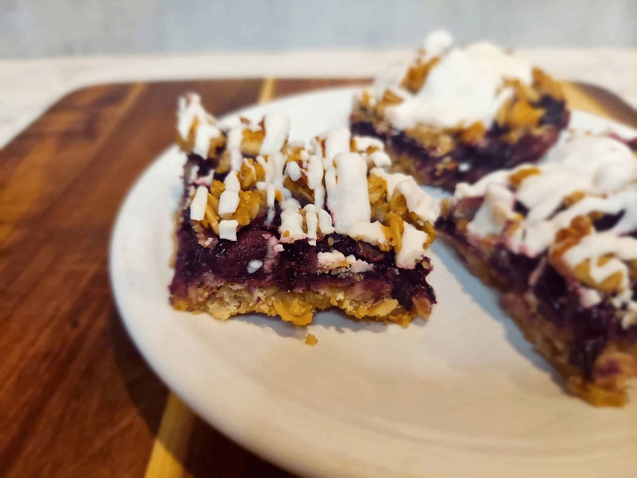 White Chocolate Blueberry Crumble Bars Recipe